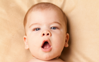 Babillage et autisme : comment repérer un retard ?